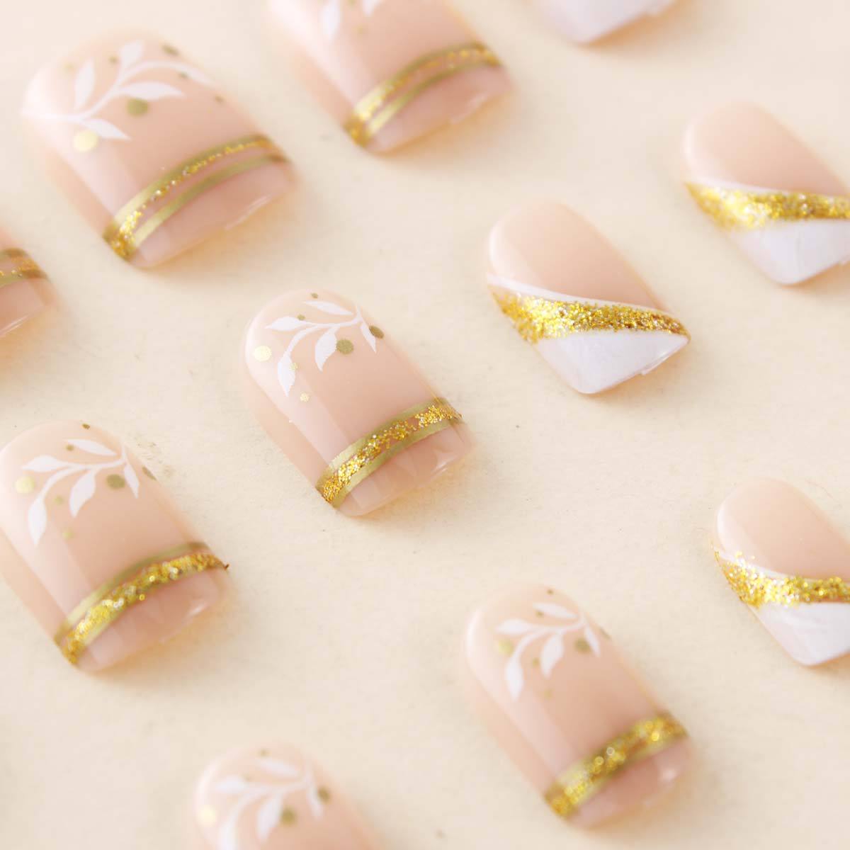 누드 숏 스퀘어 프레스온 네일 화이트 리프 프린트 골드 - Nail Art Fake Nails 리뷰 및 가격