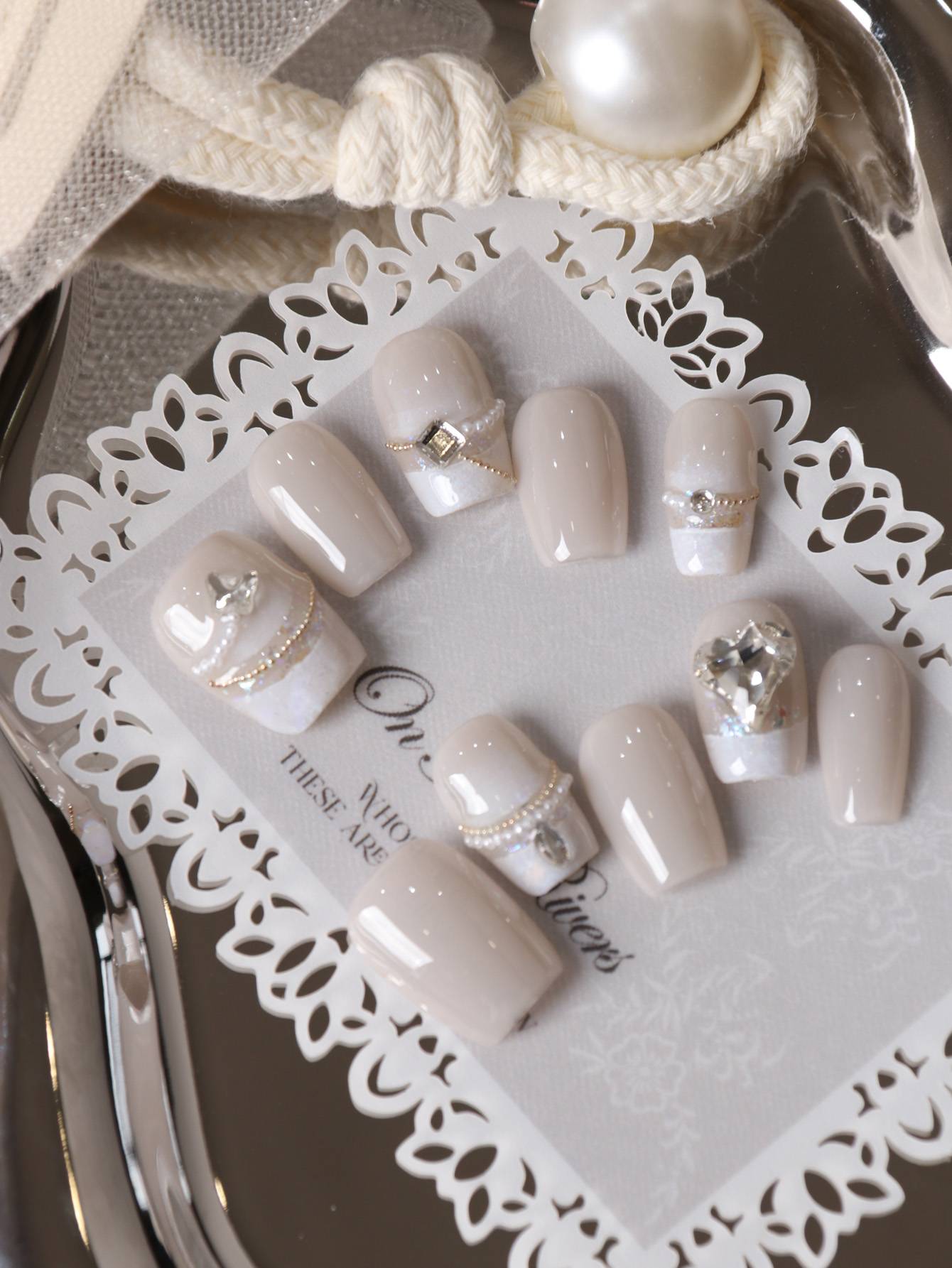 10개입 프레스온 네일 짧은 화이트 네일 플래시 다이아 - Nail Art Fake Nails 리뷰 및 가격